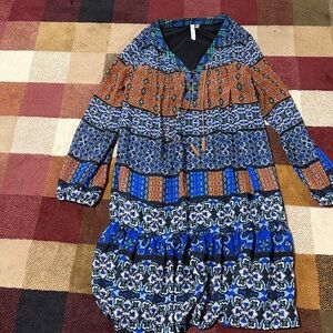 Women’s NY Collection size Large classic Bohemian dress!  Classic colors.